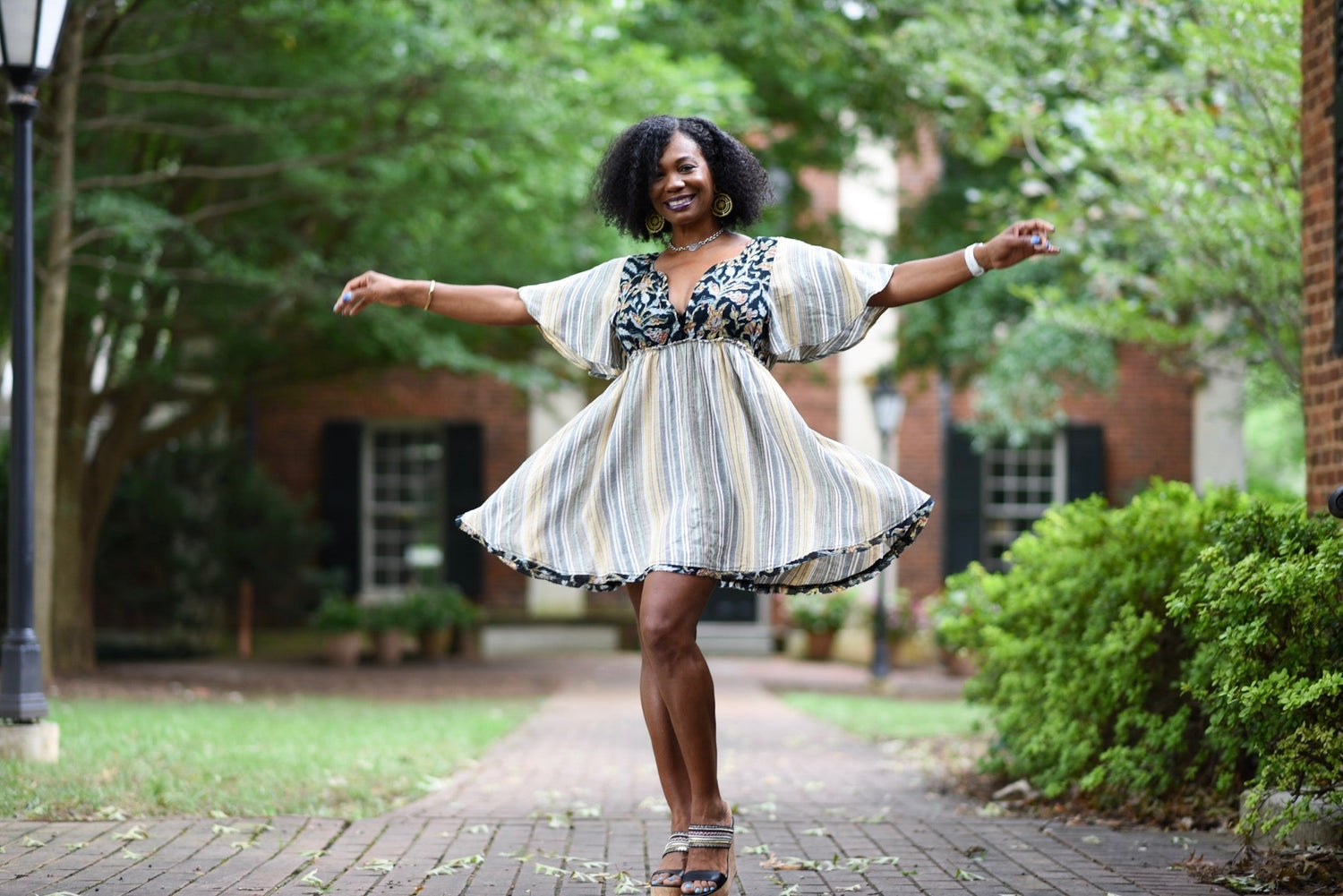 Summer Curl Care: How to Keep Your Natural Hair Hydrated and Defined in Humidity